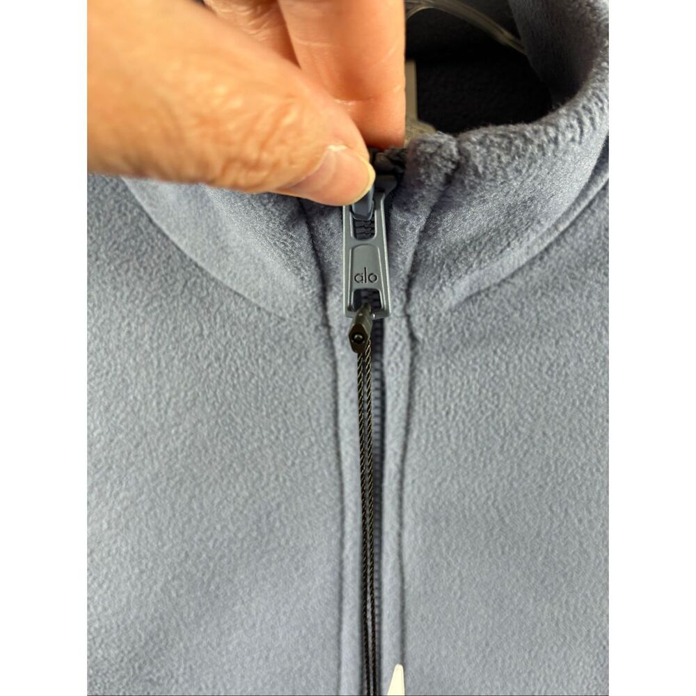 ALO Polar Fleece Game Time Full Zip Jacket in Bluestone/White Size S - Picture 3 of 7